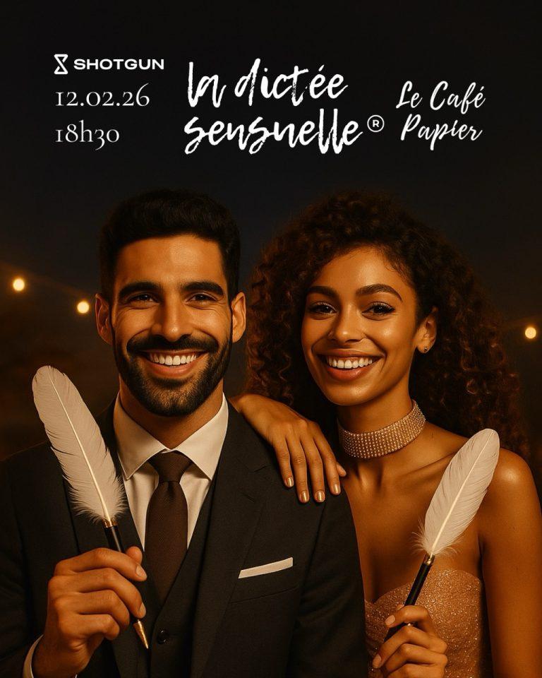 Événement La Dictée Sensuelle au Café Papier le 12 février 2026 à 18h30, une soirée élégante et intimiste avec participants tenant des plumes dans une ambiance chaleureuse.